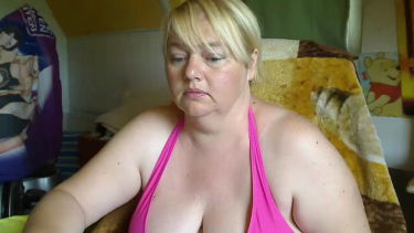 titticat - 2018-04-25 #1 – ErneszhtinaHD – borítókép