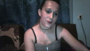 raluka - 2018-11-16 #4 – Hot stuff – borítókép