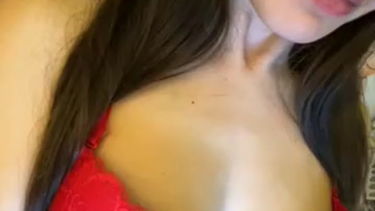 Piros melltartó – OliviaPrincesse69 – borítókép