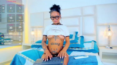 AliceDavis - 2025-03-06 #1 – Szexi Iskoláslányok – borítókép