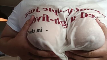 Wet boobs  – _Dóra_ – borítókép