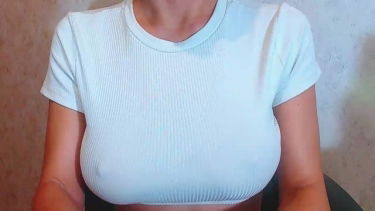 HolyJulie - 2026-03-11 #1 – Peanch19 – borítókép